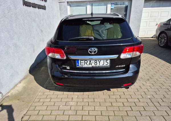 Toyota Avensis cena 39900 przebieg: 243881, rok produkcji 2012 z Zgierz małe 254